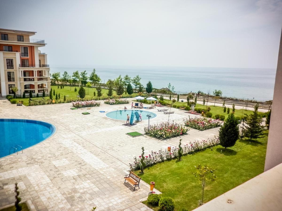 Prestige Fort Beach - Premium Apartments Sveti Vlas Exterior photo