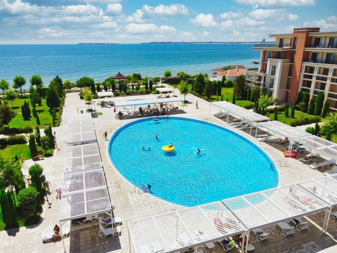 Prestige Fort Beach - Premium Apartments Sveti Vlas Exterior photo