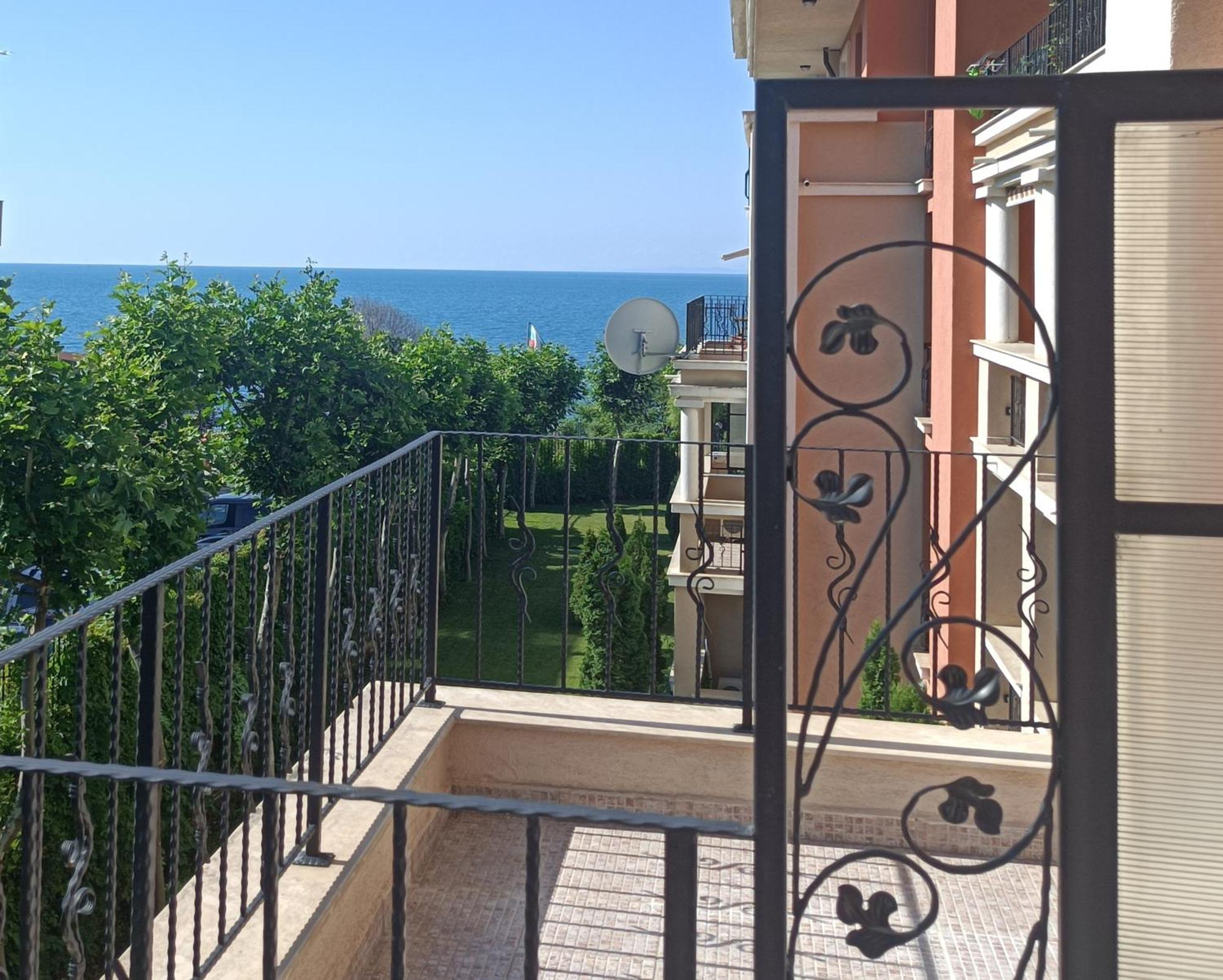 Prestige Fort Beach - Premium Apartments Sveti Vlas Exterior photo